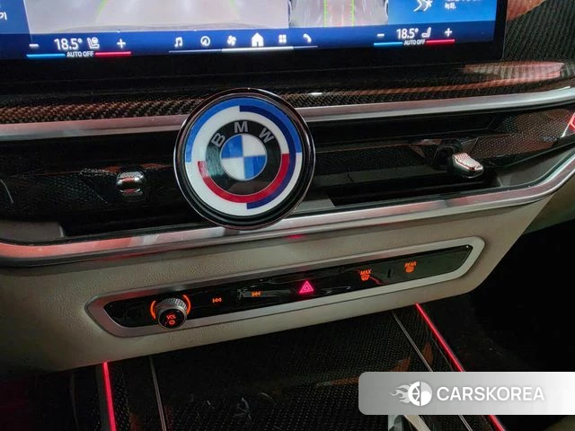 BMW X7 (G07) 2025 Черный из Кореи, фото 4