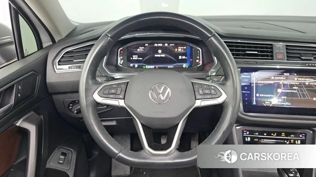 Volkswagen Tiguan Allspace 2022 Белый из Кореи, фото 4
