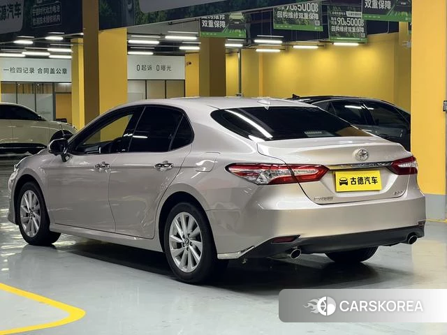 Toyota Camry 2023 Шампань из Китая, фото 4