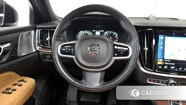 Volvo S60 3rd generation 2022 Черный из Кореи, фото 4