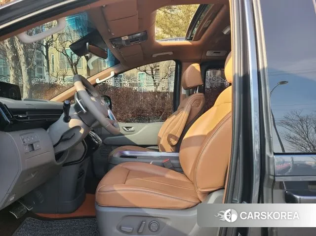 Hyundai Staria 2023 Серый из Кореи, фото 4