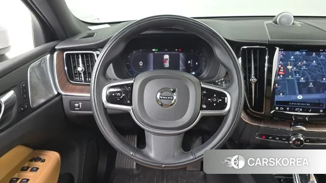 Volvo XC60 second Generation 2022 Белый из Кореи, фото 4