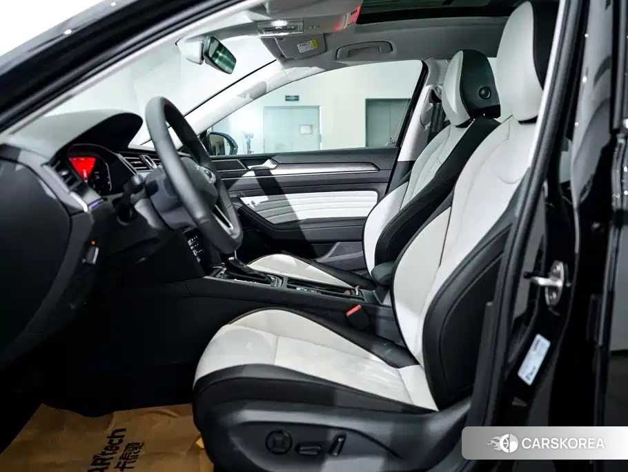 Volkswagen Magotan 2026 Черный из Китая, фото 4