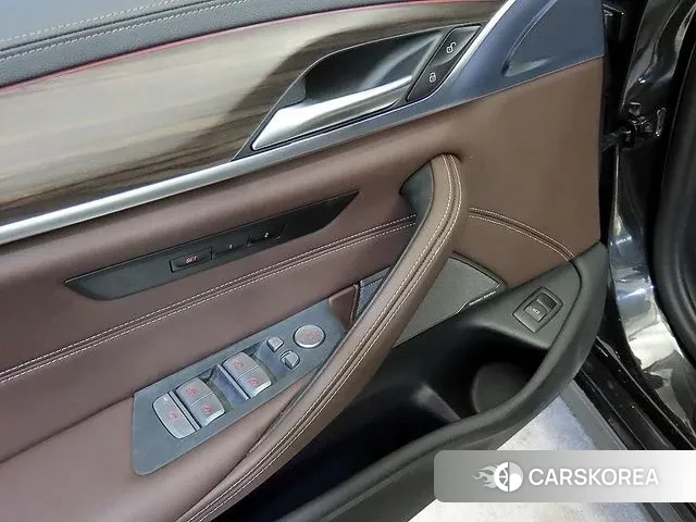 BMW 5 Series (G30) 2021 Серый из Кореи, фото 4