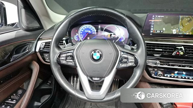 BMW 5 Series (G30) 2018 Белый из Кореи, фото 4