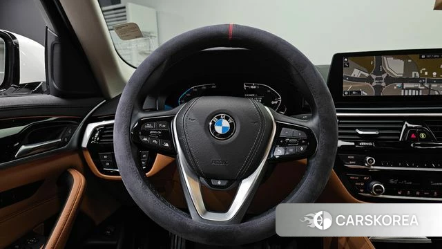 BMW 5 Series (G30) 2020 Белый из Кореи, фото 4