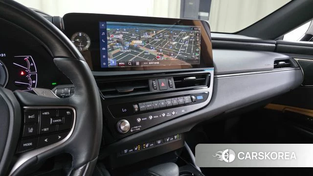 Lexus ES300h 7th generation 2023 Белый из Кореи, фото 4