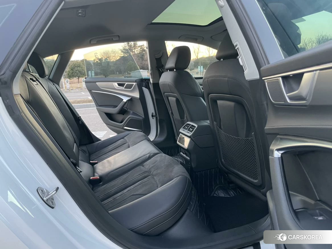 Audi A7 2022 Белый из Китая, фото 4