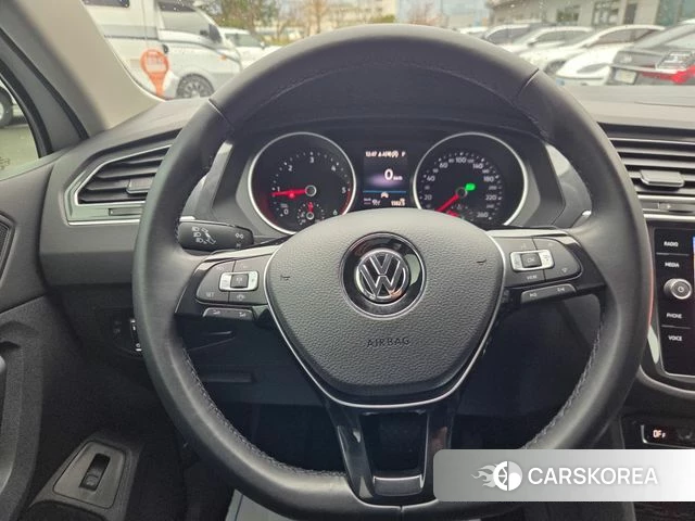 Volkswagen Tiguan second Generation 2020 Белый из Кореи, фото 4