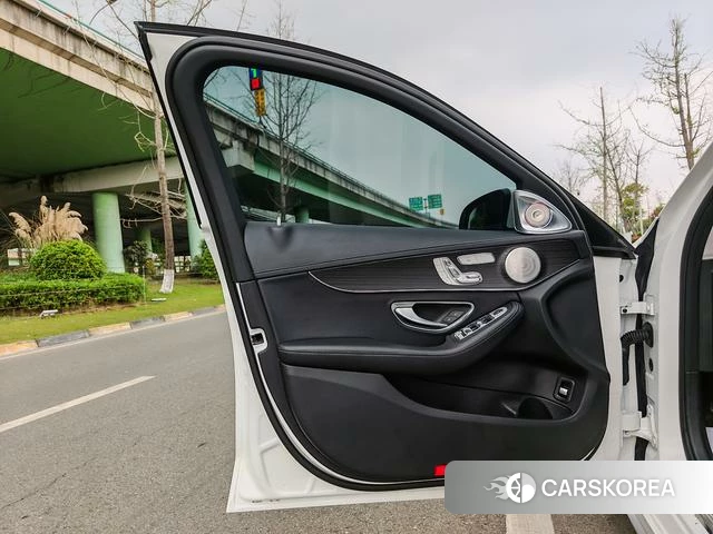Mercedes-Benz Class C 2022 Белый из Китая, фото 4