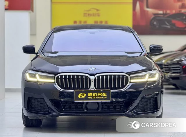 BMW 5 series 2022 Черный из Китая, фото 4