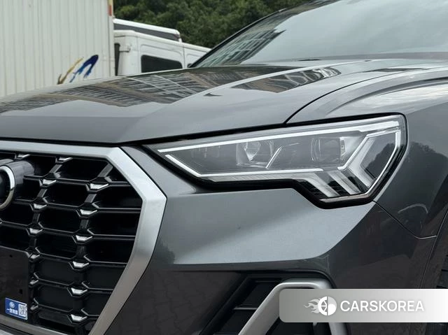 Audi Q3 2022 Темно-серый из Китая, фото 4