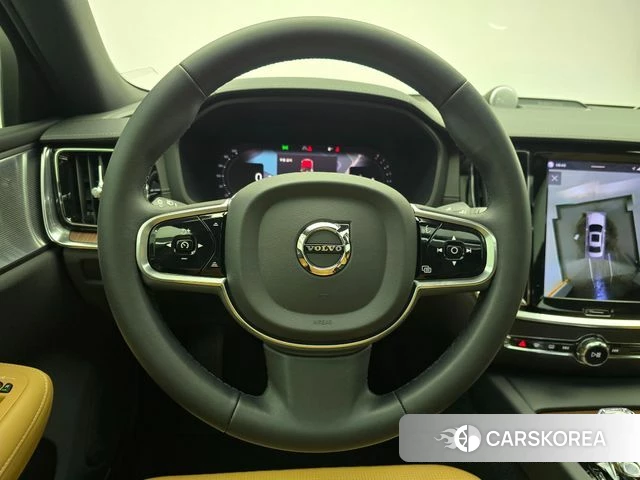 Volvo S60 3rd generation 2023 Белый из Кореи, фото 4