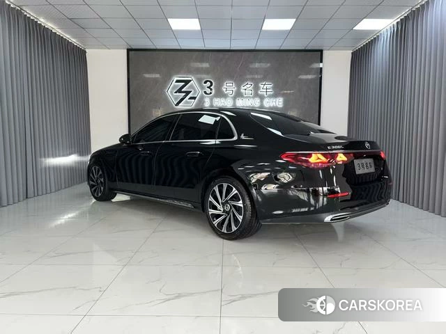 Mercedes-Benz E-class id 3889858 из Китая 4