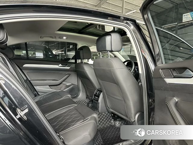 Volkswagen Magotan PHEV 2024 Черный из Китая, фото 4
