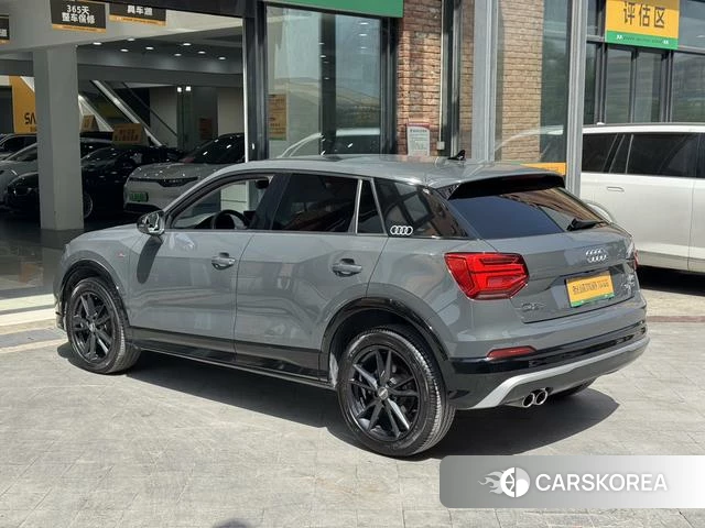 Audi Q2L 2020 Темно-серый из Китая, фото 4