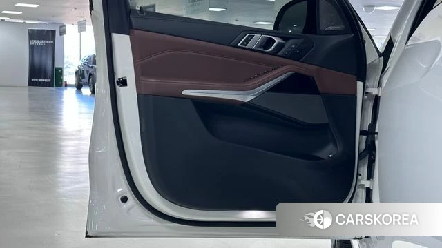 BMW X5 (G05) 2024 Белый из Кореи, фото 4