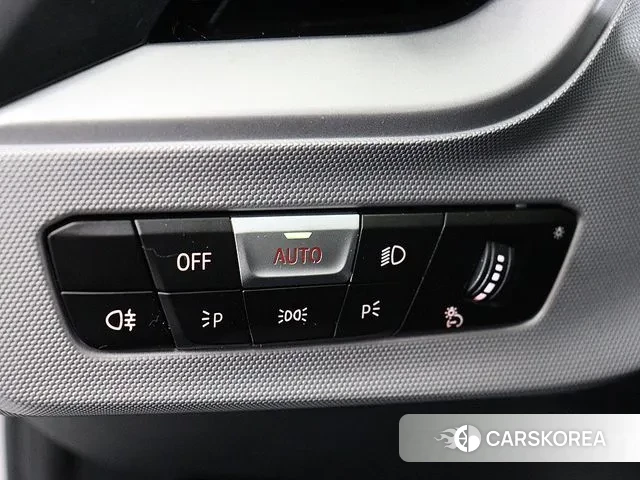 BMW 1 Series (F40) 2020 Жемчужный цвет из Кореи, фото 4