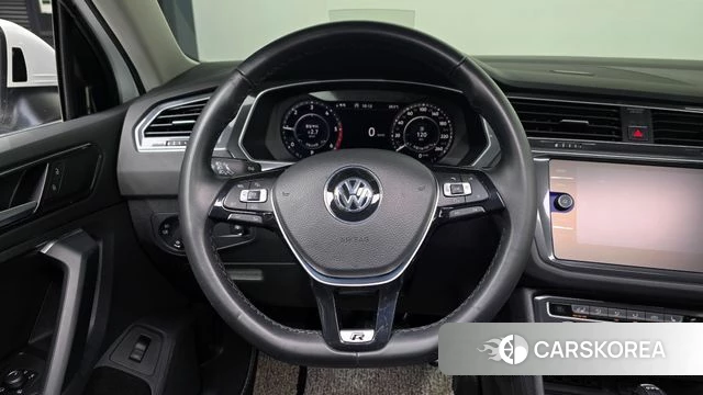 Volkswagen Tiguan second Generation 2018 Белый из Кореи, фото 4