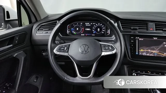 Volkswagen Tiguan second Generation 2023 Белый из Кореи, фото 4