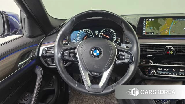 BMW 5 Series (G30) 2018 Синий из Кореи, фото 4