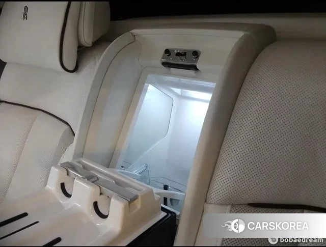 Rolls-Royce Phantom 2023 Черный двухцветный из Кореи, фото 4