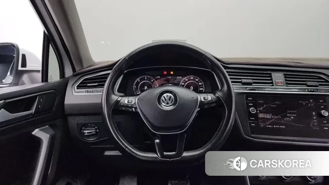 Volkswagen Tiguan second Generation 2018 Белый из Кореи, фото 4