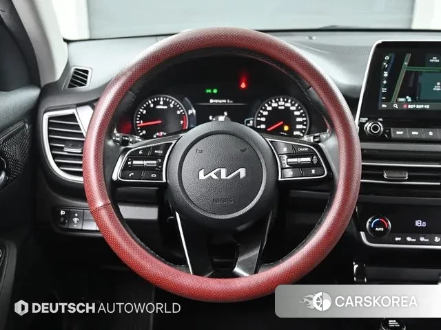 Kia Seltos 2022 Белый из Кореи, фото 4