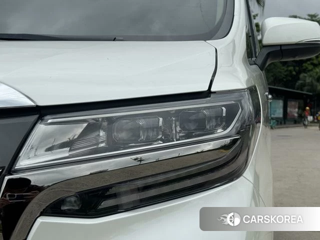 Toyota Elfa 2021 Белый из Китая, фото 4