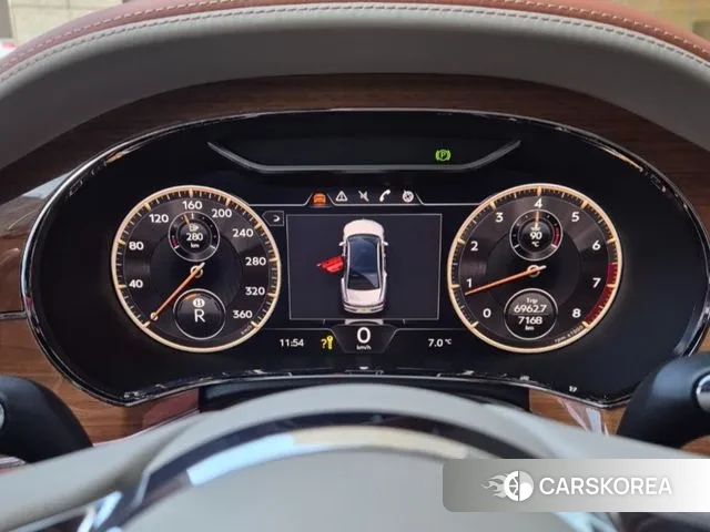 Bentley Flying Spur 3rd Generation 2023 Небесно-голубой из Кореи, фото 4