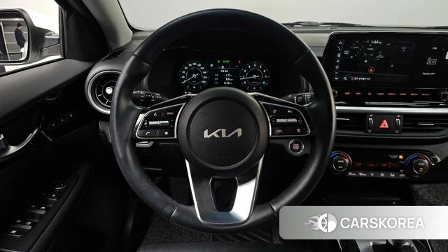 Kia The New K3 2nd generation 2021 Белый из Кореи, фото 4
