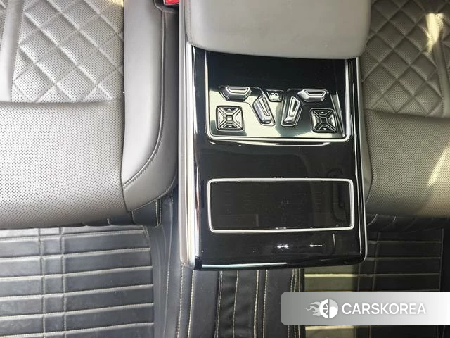 Audi A8 2021 Черный из Китая, фото 4