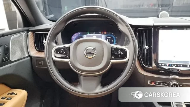 Volvo XC60 second Generation 2022 Белый из Кореи, фото 4