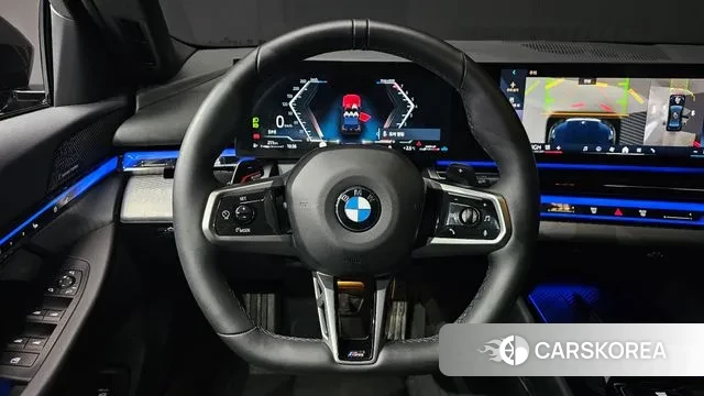 BMW 5 Series (G60) 2025 Черный из Кореи, фото 4