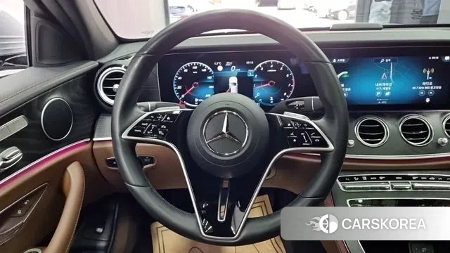 Mercedes-Benz E-Class W213 2023 Серебристо-серый из Кореи, фото 4