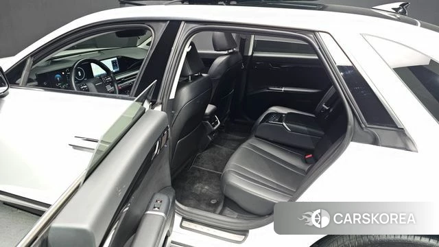 Hyundai Grandeur Hybrid (GN7) 2023 Белый из Кореи, фото 4