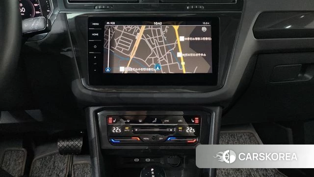 Volkswagen Tiguan second Generation 2023 Белый из Кореи, фото 4