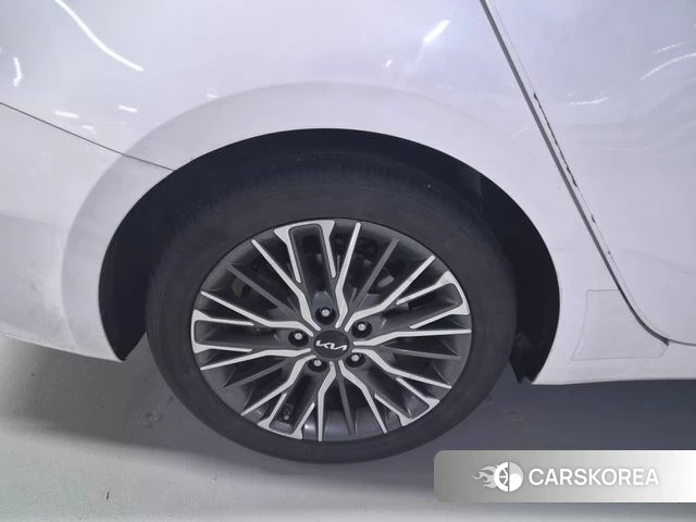Kia The New K3 2nd generation 2023 Белый из Кореи, фото 4