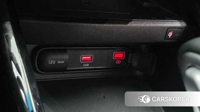 Kia The New K3 2nd generation 2023 Белый из Кореи, фото 4