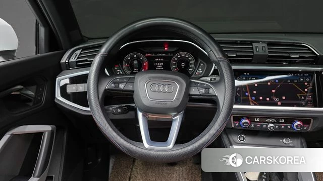 Audi Q3 (F3) 2022 Белый из Кореи, фото 4