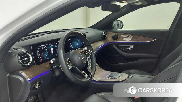 Mercedes-Benz E-Class W213 2023 Белый из Кореи, фото 4