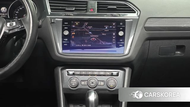 Volkswagen Tiguan second Generation 2018 Серебряный из Кореи, фото 4