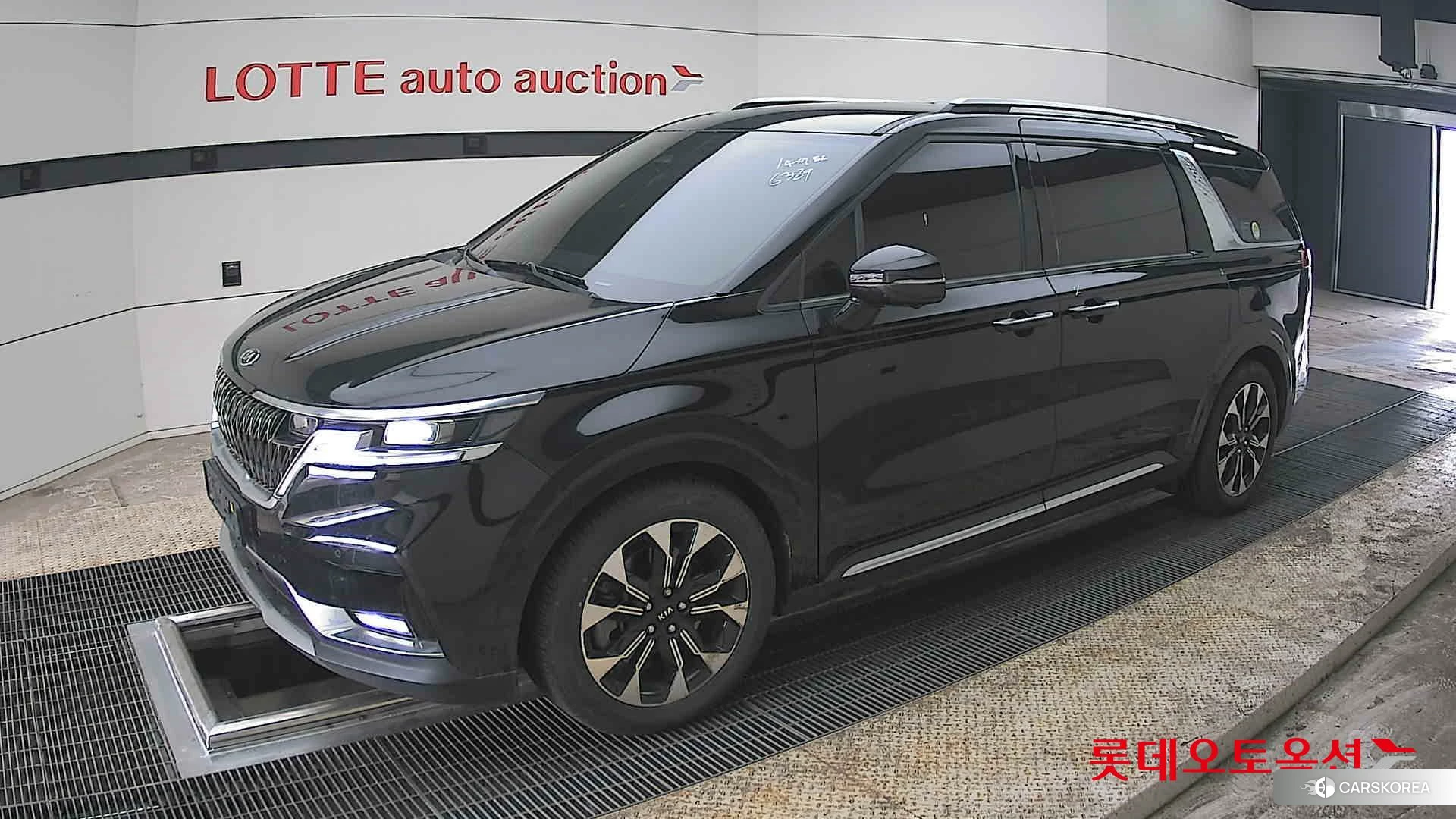 Kia Carnival 2021 Черный из Кореи, фото 4