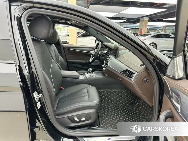 BMW 5 series 2021 Черный из Китая, фото 4