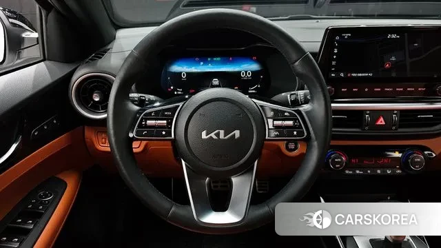 Kia The New K3 2nd generation 2023 Белый из Кореи, фото 4