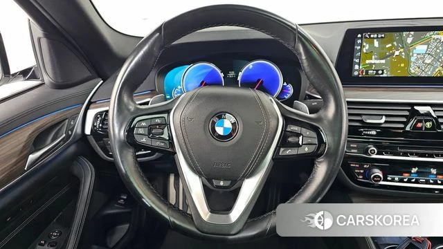 BMW 5 Series (G30) 2018 Белый из Кореи, фото 4