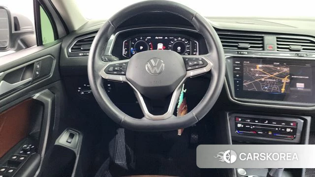 Volkswagen Tiguan Allspace 2022 Белый из Кореи, фото 4