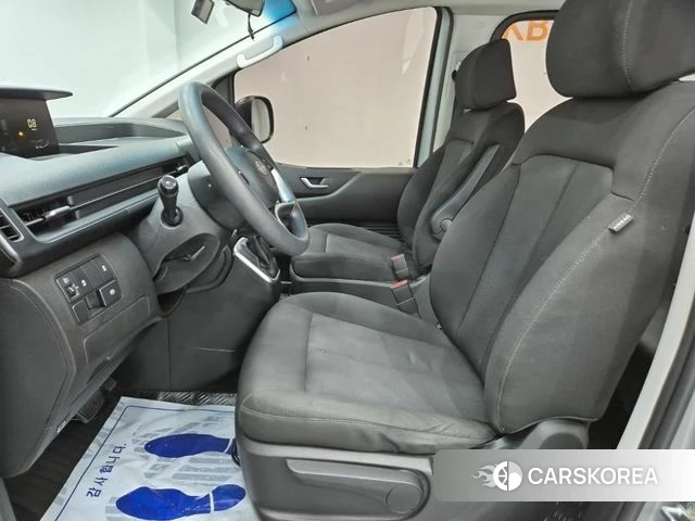 Hyundai Staria 2022 Серебристо-серый из Кореи, фото 4