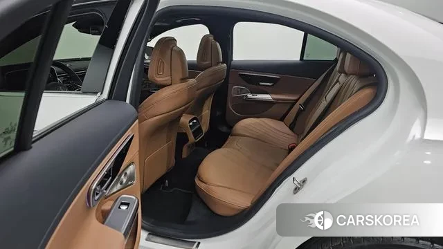 Mercedes-Benz E-Class W214 2024 Белый из Кореи, фото 4