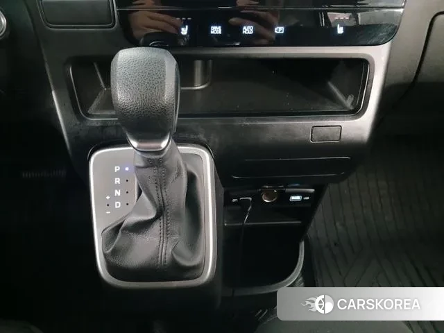 Hyundai Staria 2021 Серый из Кореи, фото 4